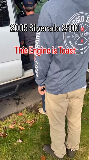 2005 Silverado 2500. 8.1L engine is junk. Threw a rod. #mobilemechanic #chevysilverado | On The Move Auto, LLC