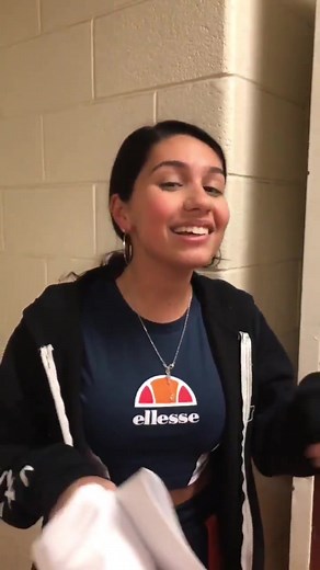 Alessia Cara Cantando Flor de Lis - Cover em Português