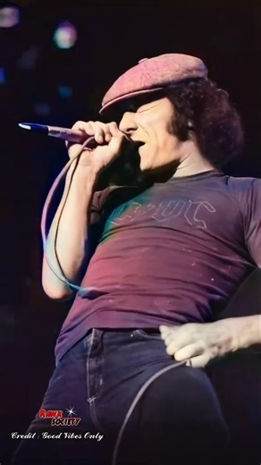 Brian Johnson (Evolution) Ac/Dc #hardrock #rocknroll #bluerock #rock #acdc