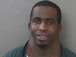 Wide-necked Florida man whose mugshot went viral arrested again