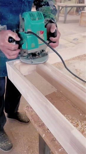 Perfect Groove Cutting with a Hand Router#Woodworking #Carpentry #practicaltools #diy #shorts