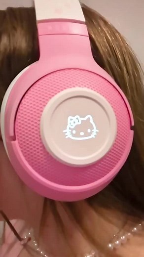 PopstarPoppy on TikTok