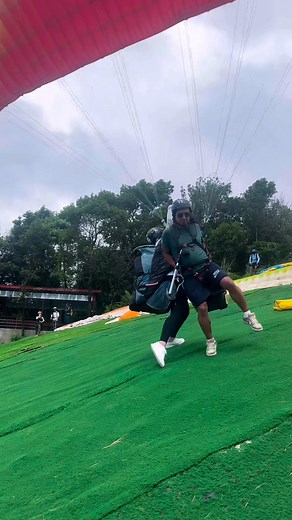 रमाइलो मौसम, सुन्दर दृश्य र आकाशको स्वतन्त्रता 🪂 — यो वर्षको उत्कृष्ट पाराग्लाइडिङ अनुभवका लागि पोखरा आउनुहोस् ❤️9846212425 #paraglidinginpokhara | Open Sky Paragliding