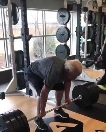 76 year old Rick Flair on a claimed 285lb deadlift...... | Man Beast Strongman Events