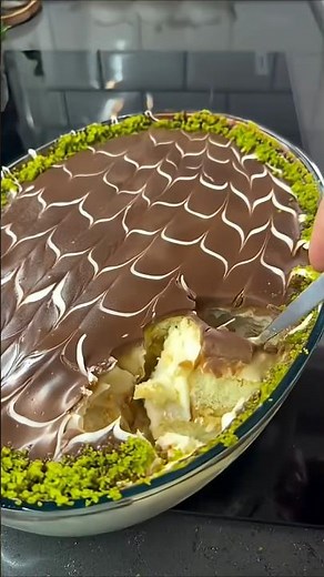 The most delicious biscuit cake ever! It's absolutely divine!