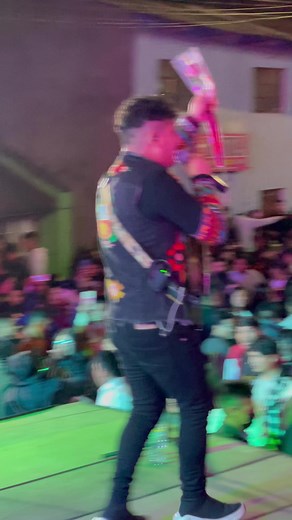 Alegrando corazones ✍️ | Max Castro