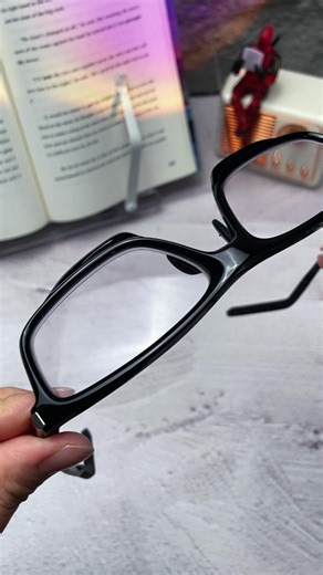 I didn’t realize how much I needed this—clear up close for texts and menus, clear far for driving and signs, and the lenses tint outside so I don’t need a separate pair.