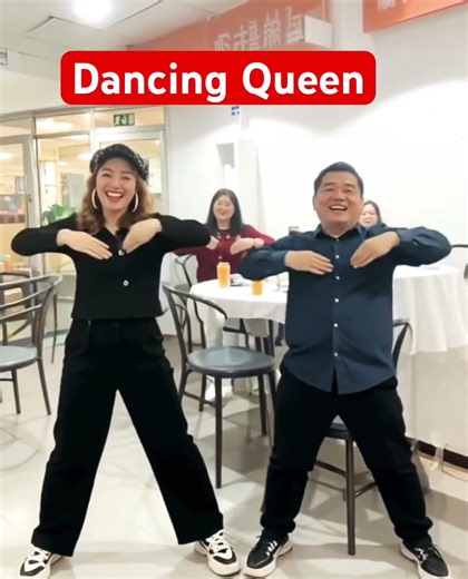Dancing queen dance