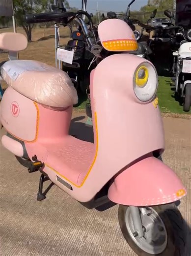 #รถจักรยานไฟฟ้า #GR52 E LOVE 2025🛵🎉 ทรงน่ารักๆ แบ๋วๆ #ผ่อนได้🧸🌷 ➖รับประกันแบต-มอเตอร์ ⚡ของเเถม เสื้อกันลม,กระบอกน้ำMD🥘 ✅ดอกเบี้ยถูกๆ ยอดรวมน้อยๆ ❇️ไม่ต้องมีคนค้ำ ✅ ⛽ติดเครดิตก็รับพิจารณา 📋 เอกสารใช้เพียง 🔴ทะเบียนบ้าน👈 🔴บัตรประชาชน👈 #มดแดงมอเตอร์สาขาแคนดง #รถไฟฟ้าราคาประหยัด ⏰เวลาทำการ จันทร์-เสาร์ 08:00-17:00 น. หยุดทุกวันอาทิตย์ ☎️โทร:088-5576621
