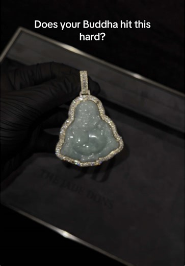Jade Buddha Pendant Dancing: An Eye-Catching Display