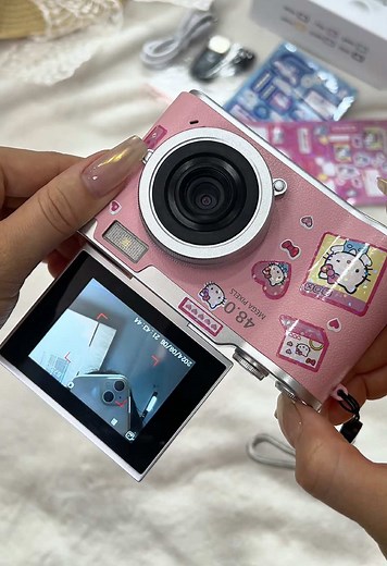 takin pics like 😩📸📸📸 #fyp #camera #pink #hellokitty #sanrio #digitalcamera