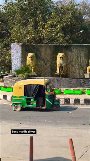 women bus driver #upsrtc #viralreels #shortvideos