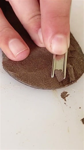 Perfect Leather Skiving Technique | Clean & Smooth Cuts #asmr #leathercraft #craft