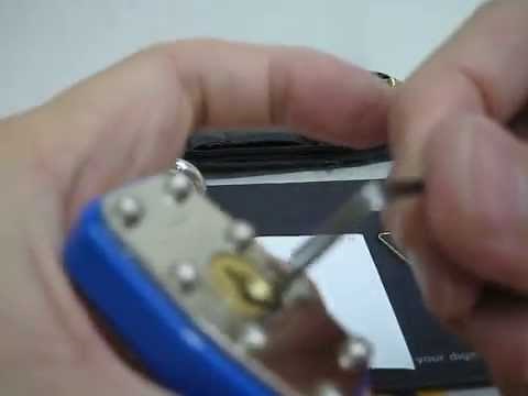 how to pick a padlock with a bobby pin