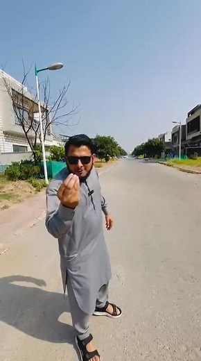 16 Marla Plot For Sale Bahria Town Phase 8 Rawalpindi Builder Location Plot Possession Utility Charges Paid ---------------------------------- Front Py 50 Fit Street Walking Business District North Commercial, Jamai Masjid Malik Riaz Hussain ,Filter Plant And ETC. Asking 1 Crors 70 Lacs Negotiable Price ------------------------------------------------------- Fore More Infrmation Contact Us Bakhtiyar Ullah 03355474647 #goodconditionhouseforsalerawalpindi #propertydealerbahriatownphase8 #doubleuni