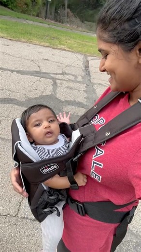 ✨ The cutest little Hi 😍👋 from Riha 💖 #PreciousMoments #LittleRiha #heartmelting #cutebaby