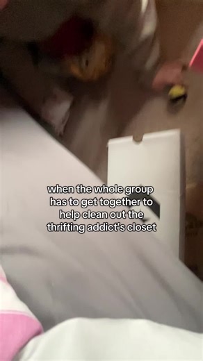 Decluttering Tips: How to Simplify Your Closet