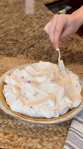 🥧🍓Frozen Yogurt Pie🍓🥧Type “RECIPE” and I’ll send you a direct link (check your inbox/message requests) https://www.dinnerin321.com/frozen-yogurt-pie/ | Dinner in 321