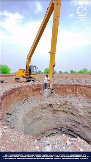 Excavator Personnel Lifting Machine Work for Deep Well maintenance and transport