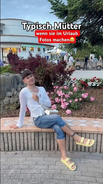 Typical moms - when they take photos on vacation!😨😂 itsofficialmarco