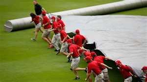 Cincinnati Reds-Milwaukee Brewers scheduled to resume at 2:35 p.m. after rain delay