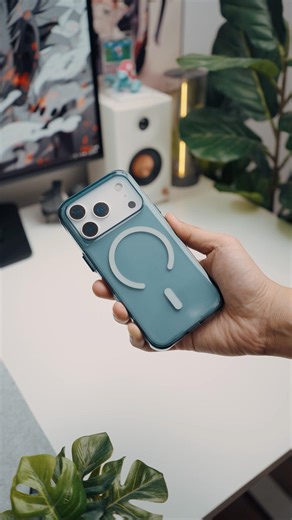 RHINOSHIELD NOCTURNE BLUE CLEAR CASE on my iPhone 17 Pro