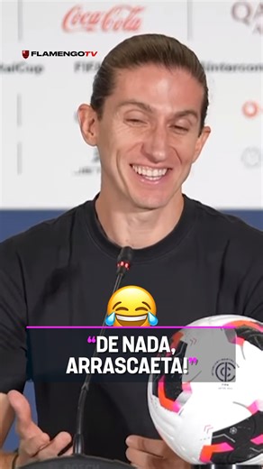 O FILIPINHO QUER OS CRÉDITOS DA BOA FASE DO ARRASCA! 😂😂 O técnico do Flamengo brincou em entrevista coletiva com o Arrasca e depois elogiou demais o craque uruguaio por sua ambição no Mengão! 📹 @Flamengo #FutebolBrasileiro #Intercontinental #PósJogo #Entrevista | TNT Sports Brasil