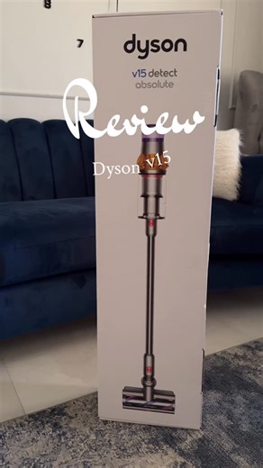 ‎Asmaa eltorky_أسماء التركي‎ on Instagram‎: "⁨ ريڤيو review مكنسة دايسون V15 قوية جدًا وذكية، فيها ليزر بيظهر التراب اللي العين مش شايفاه وبتظبط قوة الشفط لوحدها حسب الأرضية. لاسلكية، خفيفة، ومعاها شاشة بتوضح أداء التنضيف وبتشيل أدق الأتربة وشعر الحيوانات بسهولة ***** توضيح مهم أنا اشتريت المكنسه لأني فعلا كنت محتاجاها ف البيت مش علشان هي ترند والناس كلها بتشتريها ف لو عندك ف البيت مكنسة كويسه وشغاله كويس صدقيني انتي مش محتاجه تشتريها ❤️❤️ ***** مكنسة دايسون Dyson v15 ‪@dyson‬‪@dyson_arabia‬‪@ha