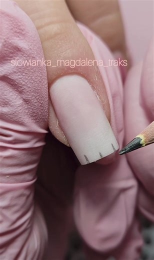 ✨ CHIC NAILS – Alta performance, elegância e poder em cada detalhe. 💅💎 A CHIC NAILS é uma marca premium criada para nail designers e manicures que não aceitam o comum. Somos especialistas em produtos profissionais de alto padrão, selecionados para elevar o nível do seu trabalho e transformar cada atendimento em uma experiência sofisticada. Trabalhamos com curadoria exclusiva, lançamentos de tendências e materiais de excelência — porque sua arte merece qualidade, estilo e resultados impecáveis.