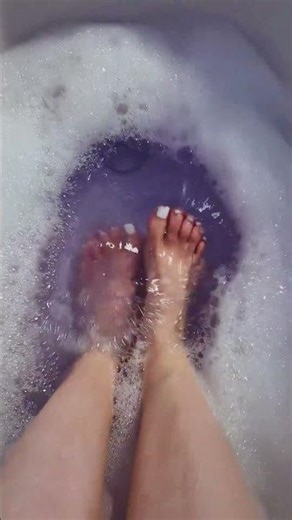 Splashing Water with My Feet 🛁💦🦶 | Relaxing ASMR Short