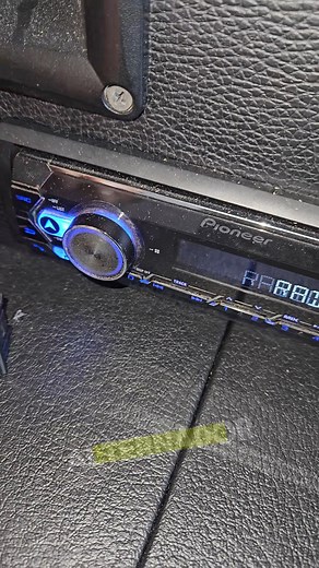 224K views · 2.8K reactions | Cómo conectar un medidor de voltaje que se encienda con tu estéreo #caraudio #estereo #alternador | Hunter BassHead | Facebook