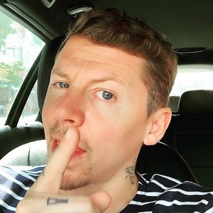 Just got the masters back so here’s a little treat for ya. When we doing this one @sigma @nahlimusic ??? 👀 | Professor Green