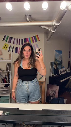 this is some hard hitting journalism tbh #birdgirl #bitok #wlw