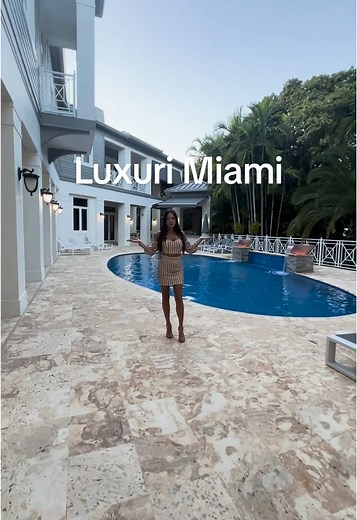 Explore Luxuri Miami: Stunning Mansion Tour