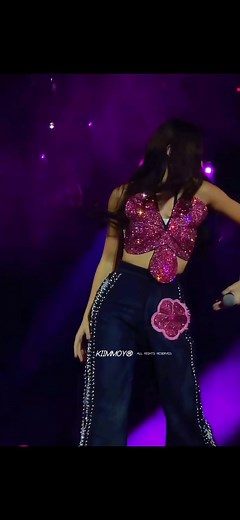 Stunning Butterfly Top Outfit: Bini Aiah Arceta's Mesmerizing Style