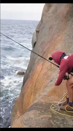 I Caught a Monster Fish in the Vast Ocean... An Unbelievable Moment! 😱🐟