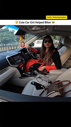 🤩 Cute Car Girl Helped Biker 😎