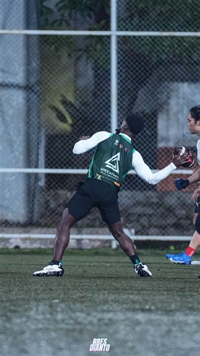 APEX ATHLETIX on Instagram: "QB portion of our Apex Jakarta Vol 2 camp was great! @eyesuphere.fpv always captures the behind the scenes 🔥🔥 #apex #trainapex #flagfootball #footballtraining #apexathletix #indonesia #apexjakarta #apexindonesia #qb #qbtraining"