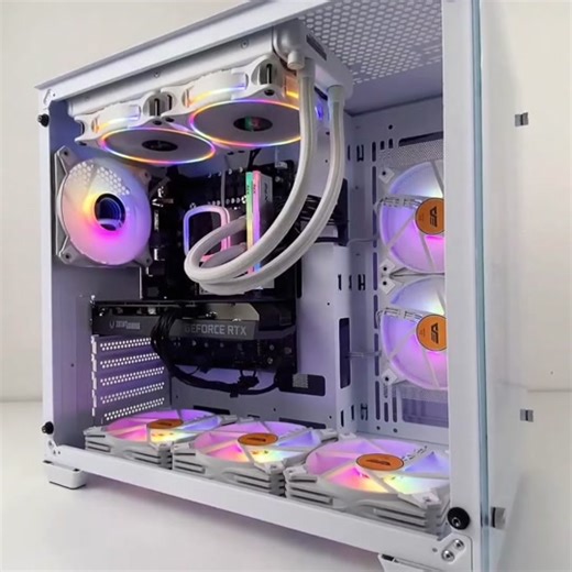 White Gaming PC Build with RGB Aquarium Setup