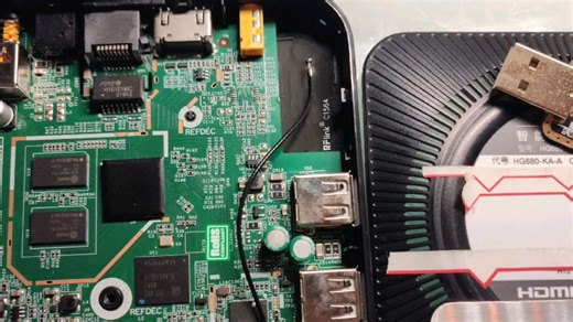 烽火hg680ka。总共有四种刷机方式。第一种Adb，第二种短接背后c49，第三种。短接r37和Usb外壳,第四种短接，r37和gnd