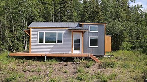 Couple’s Quartz Tiny House on Wheels – And Free Plans to Build Your Own