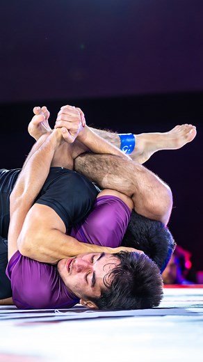 Jonathan @johnaaay_190 Guzman ends up on bottom and goes all in on a buggy choke! Followed by yet another showing of great sportsmanship at @f2wbjj 294 from Los Angeles, California! | Bryan Conley