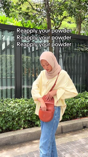 Essence Banana Powder: Perfect Your Makeup Routine