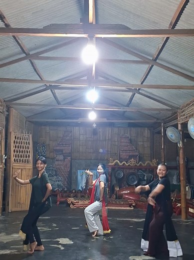 Bojo Loro Full Lirik & Trend Tari - Bojoloro Dance Kediri