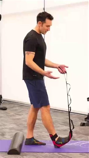 ‼️ Take advantage of our Summer of Savings sale — the Stretch-EZ™ is available at a discounted price now through September 2nd! 🔥 Posterior Chain Stretch 👉 Release tightness in the back, hips, hamstrings and calves with this simple and incredibly effective technique. ✅ Follow the cues and be sure to conduct the stretch on both sides at least twice for about 30 seconds. 🔴 The Stretch-EZ provides leverage for dorsiflexion of the ankle during this stretch. When this action occurs, we increase le