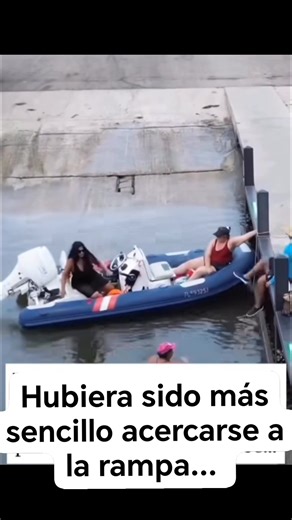 66K views · 292 reactions | Por qué el que graba no ayuda? . . . . #clientestoxicos #tour #paseo #paseosenfamilia #bodypositive #Accidente #lancha #embarcadero #CasosDeLaVidaReal #clientespesados | Clientes tóxicos | Facebook