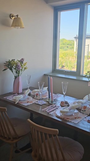 Introducing...The Dinner Party Box 🌺 I absolutely love hosting. Few things in life are better than gathering friends and family around a beautifully set table, sharing food, stories, and laughter. So, when I started dreaming up new gift boxes to launch, I knew this one had to be part of it. The Dinner Party Box is all about helping you create a gorgeous tablescape without the stress. Inside, you'll find everything you need to create a playful, memorable setting for your next gathering: 🌼 Colou