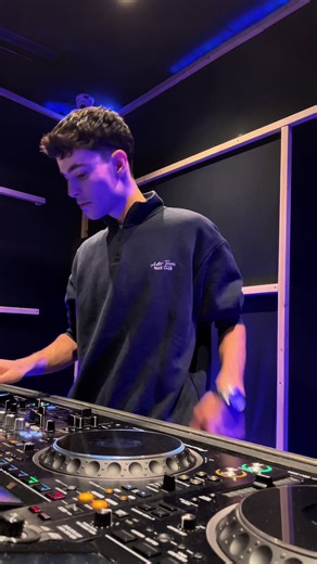 Exciting DJ Mashup and Live Set Experience
