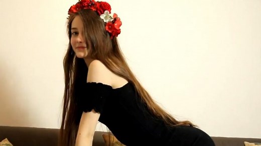 Anna Vlasova，清纯可爱小天使，在时尚界崭露头角