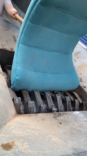 54K views · 525 reactions | One Job. No Mercy. ⚒️ #threadingmachine #techdominator | 4 miles | Facebook